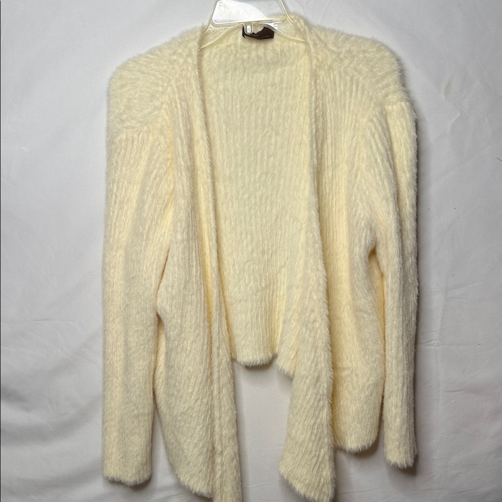 Karisma cream soft fluffy long sleeve open cardigan sz L